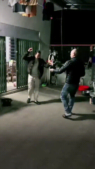 Con rể quý cùng bố vợ chắc 100% hâm mộ phe Te Rô Rít (Terrorist) k.h.ủ ...